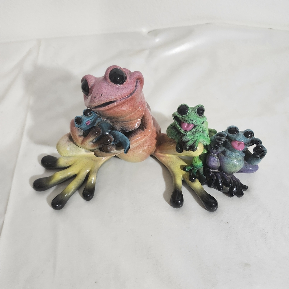 Retired Kitty's Critters "Full House"Colorful Frog Family Figurine - Picture 6 of 6
